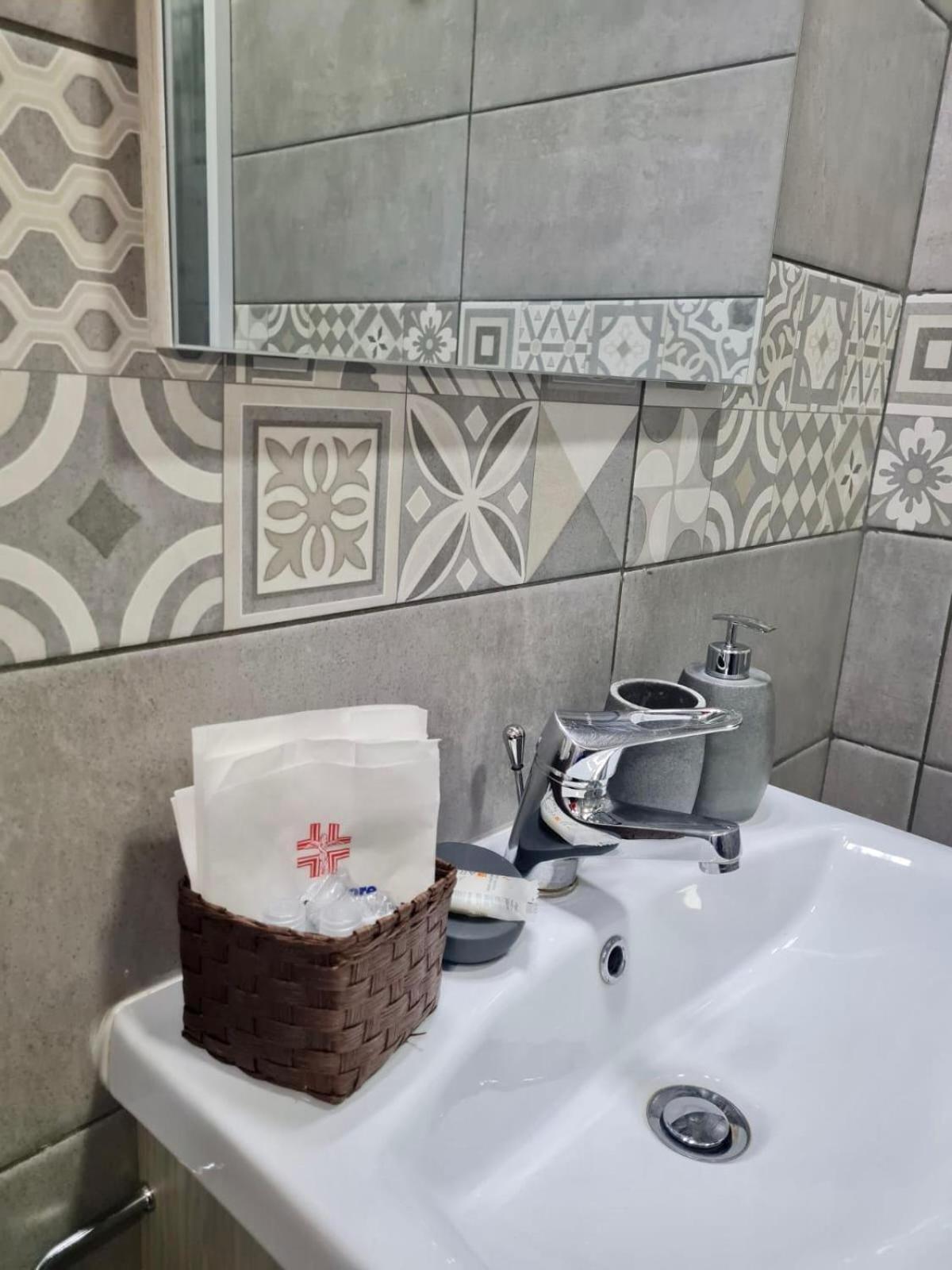 Clale Rooms Napoli Bagian luar foto