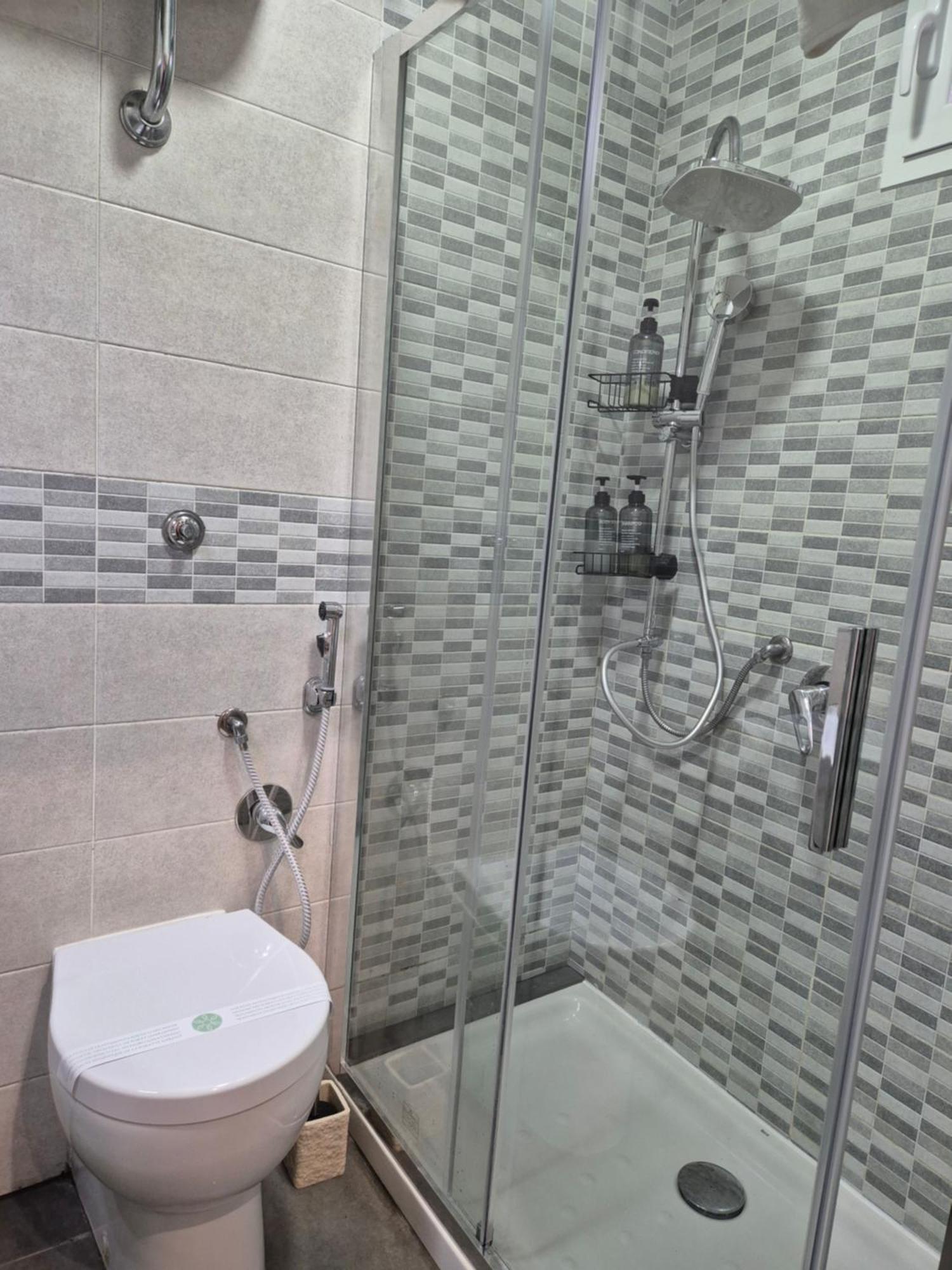 Clale Rooms Napoli Bagian luar foto